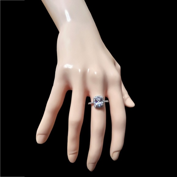 925 Silver Plate Ring Fashion Cocktail Dinner Oval Cubic Zirconia Benzel Setting - Picture 3 of 9